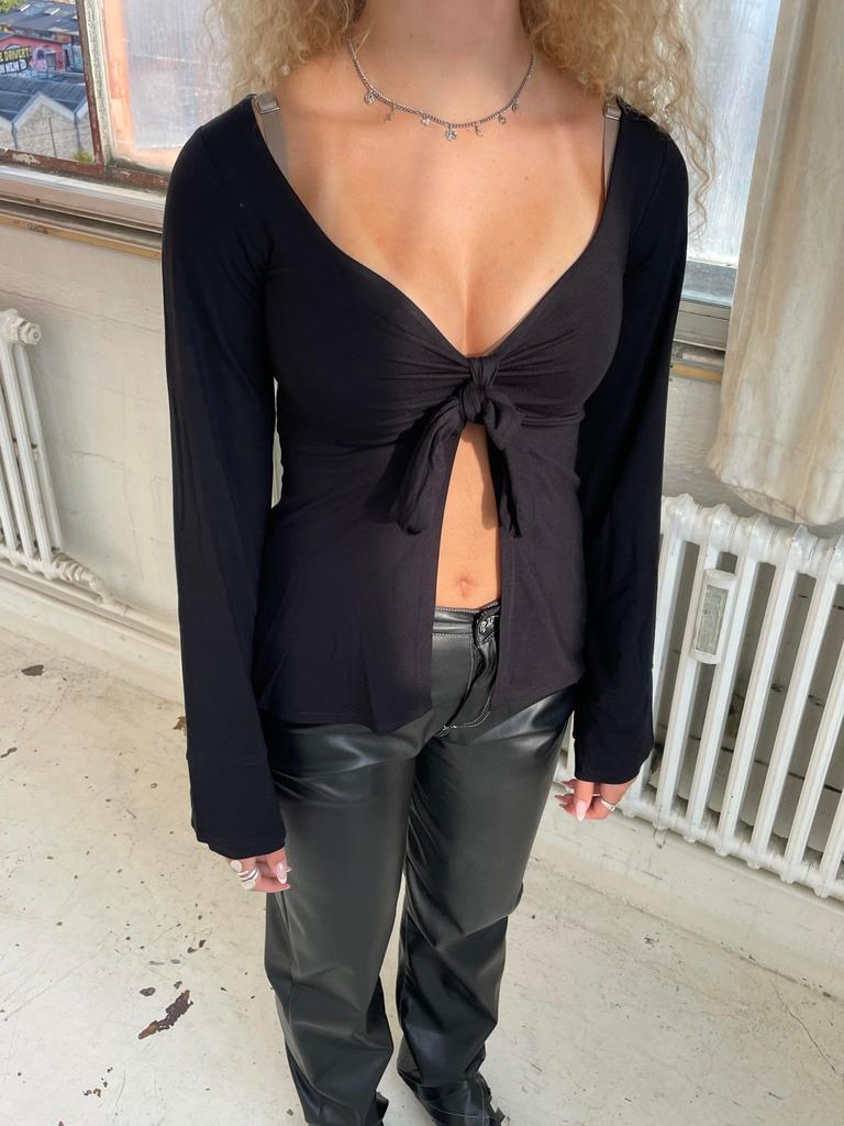 Effortless Knot Top